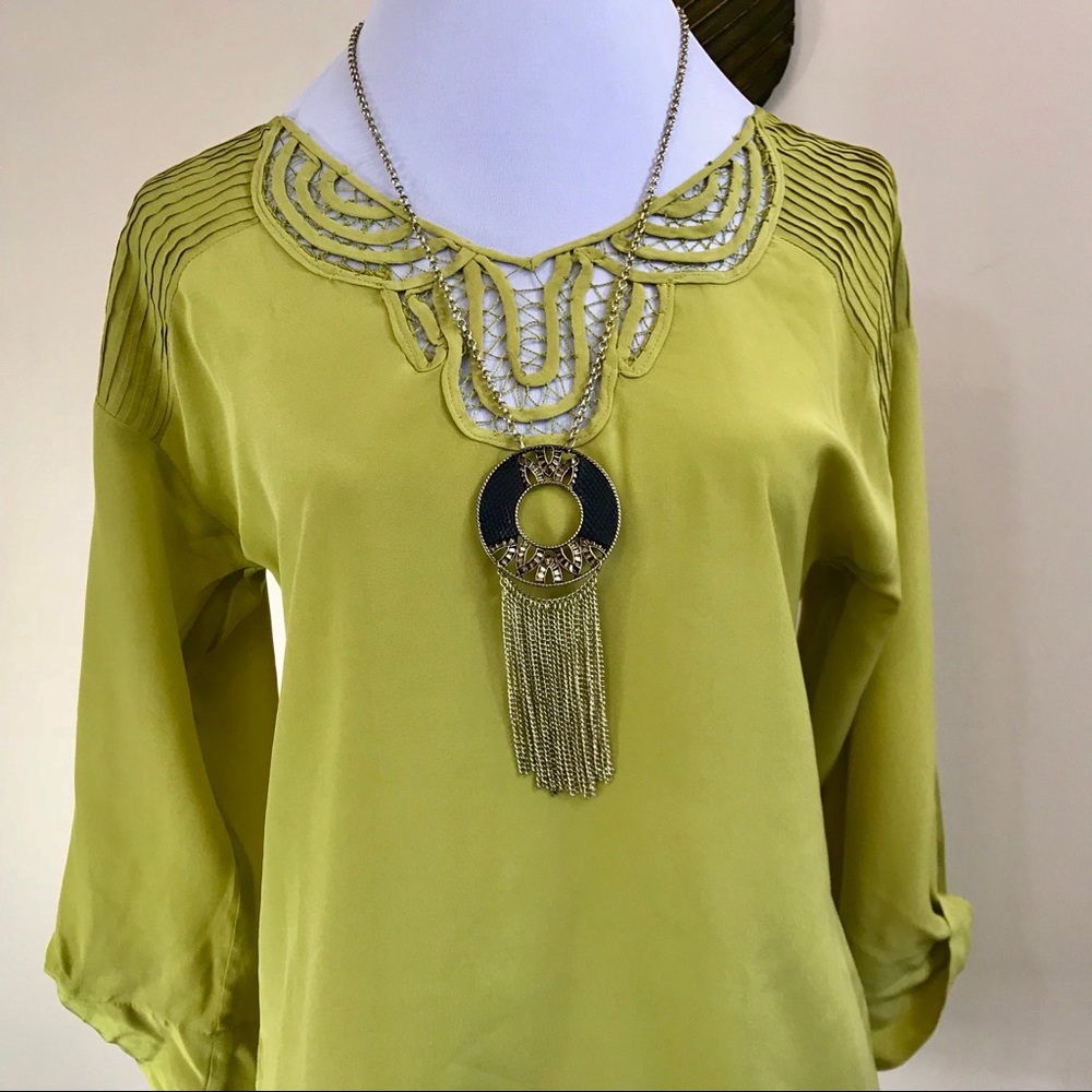 Daniel Rainn Embroidered Blouse Sz XS Citron Green